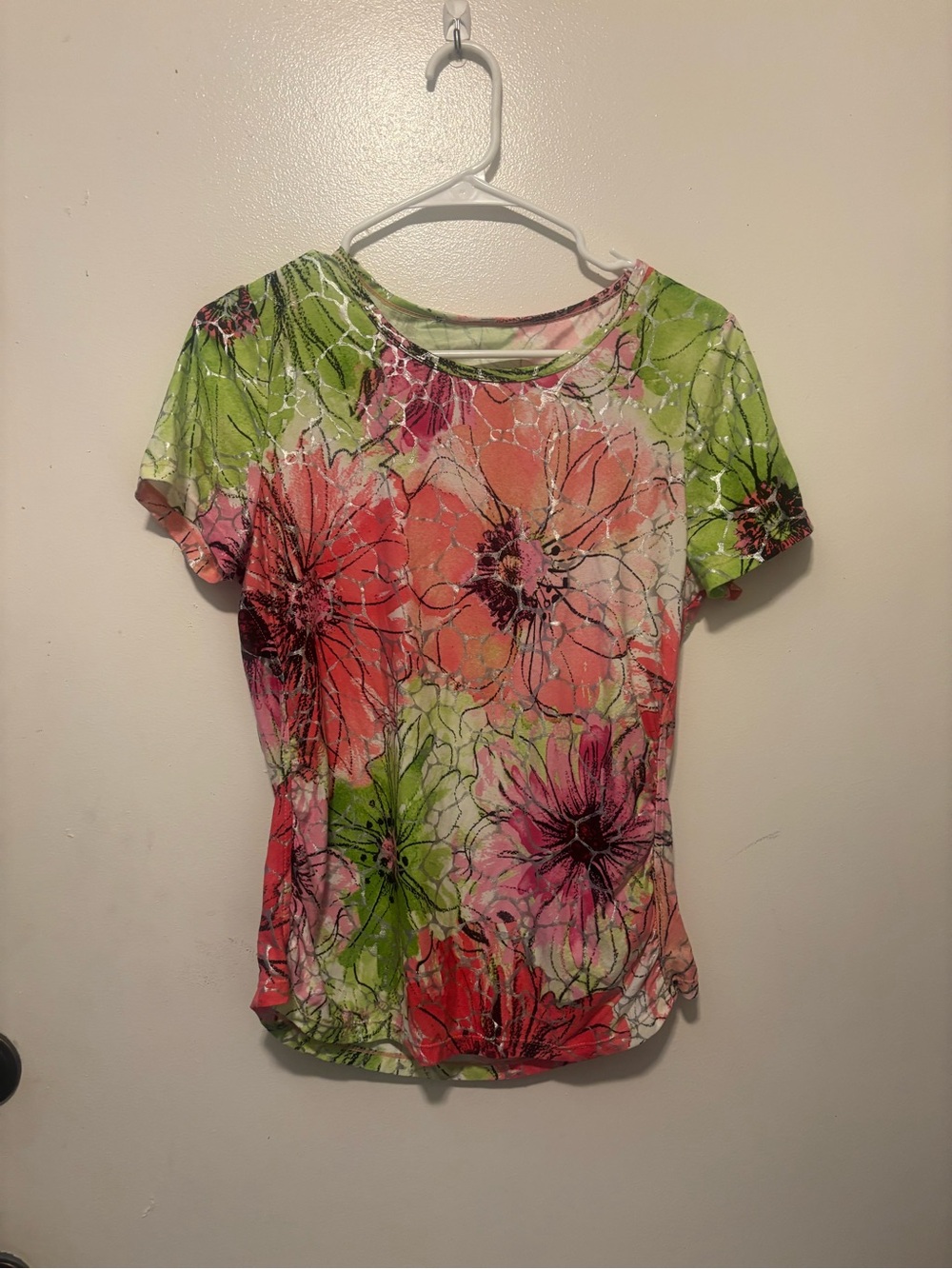 Women's Floral Short Sleeve Tee in Pink & Green